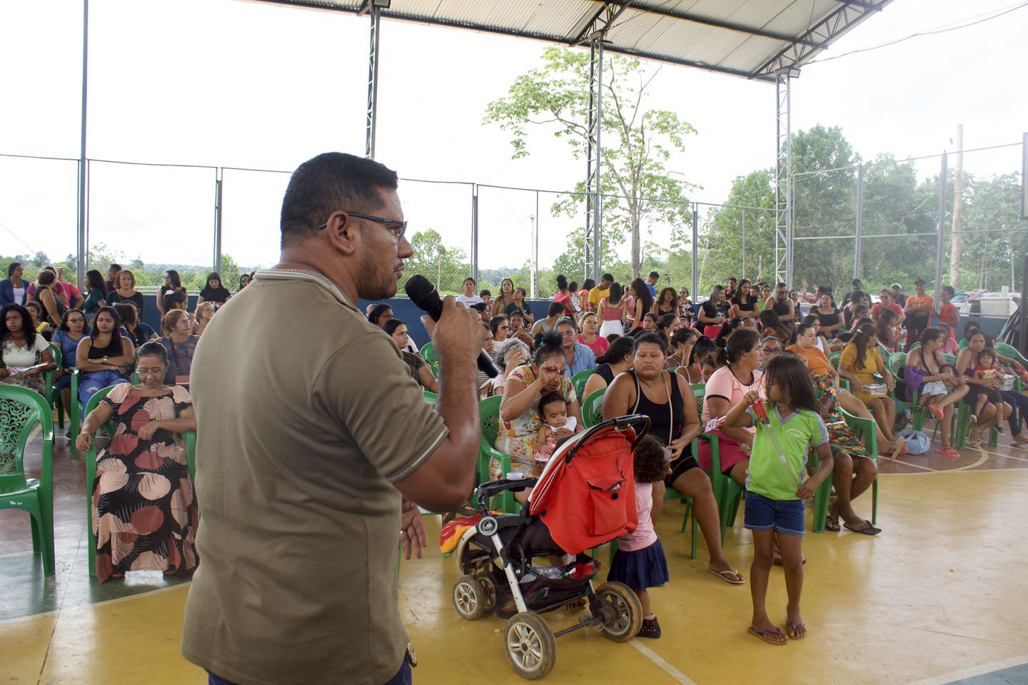 Câmara de Vereadores Participa de Evento em Homenagem às Mães na Comunidade Vila Nova